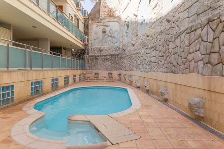 Pool Hotel