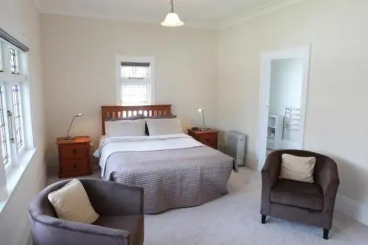 Room 4 of 15