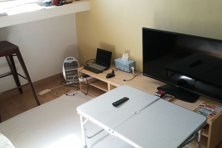 Room 8 of 32