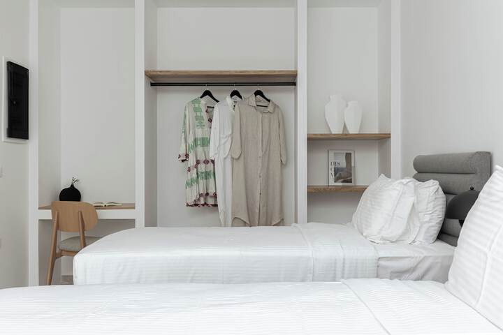 Room 10 of 51