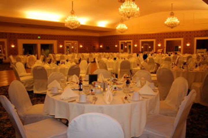 Ballroom/Hall 2 of 18