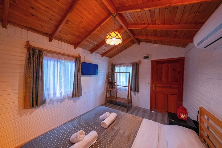 Room 14 of 76