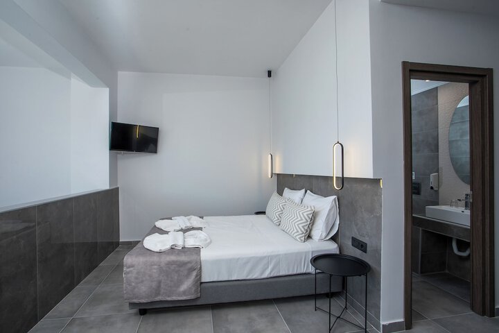 Room 6 of 26