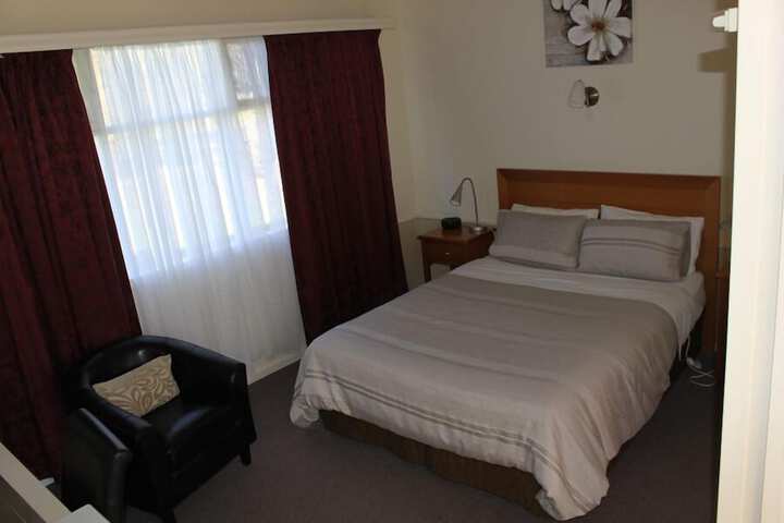 Room 42 of 123