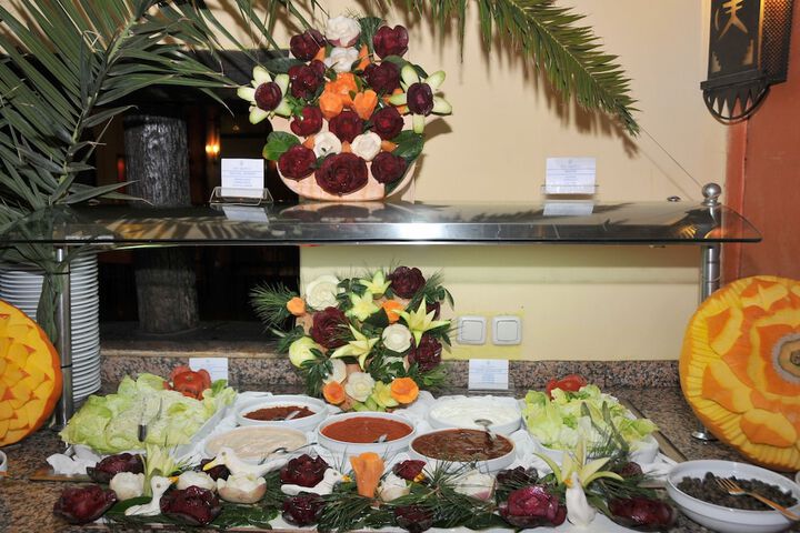 Dining 40 of 61