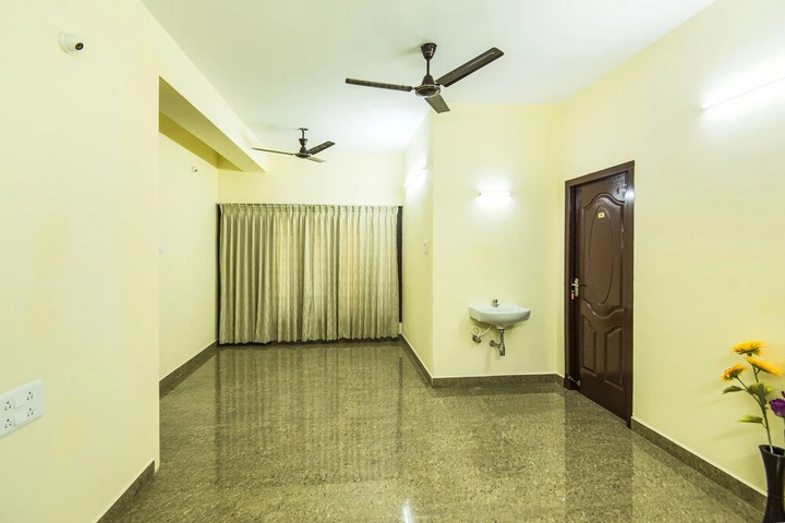 Room 12 of 14