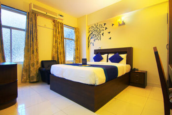 Room 4 of 18