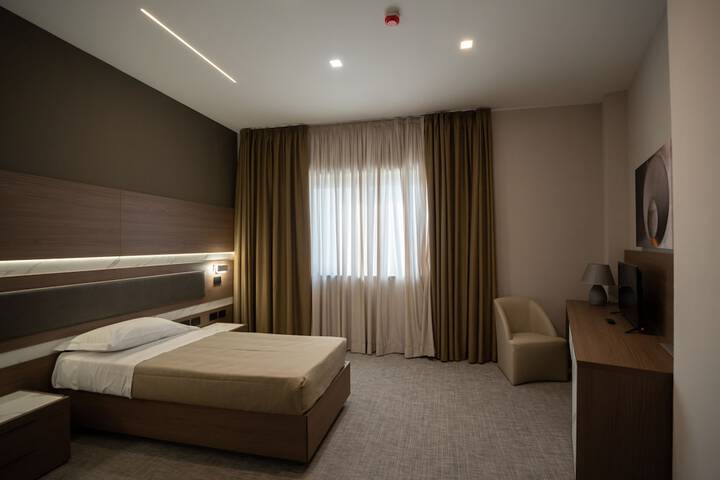Room 13 of 39