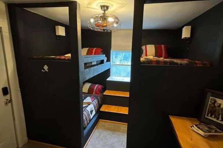 Room 70 of 97