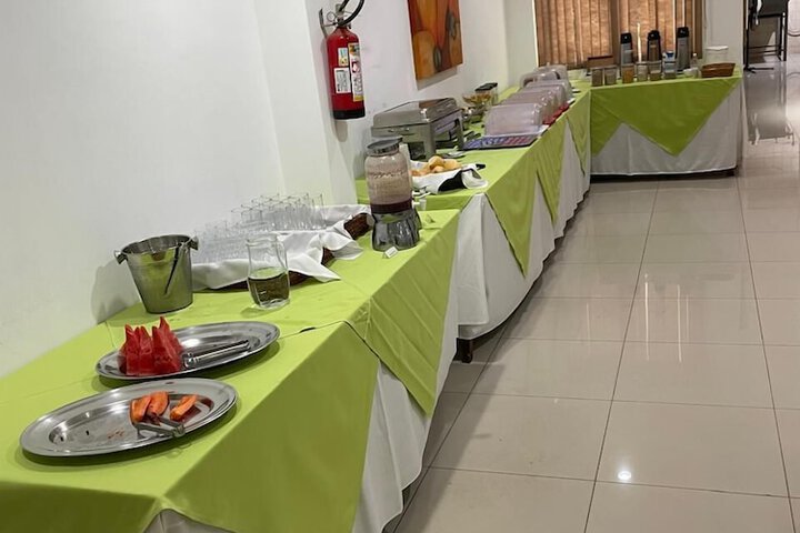 Dining 8 of 11