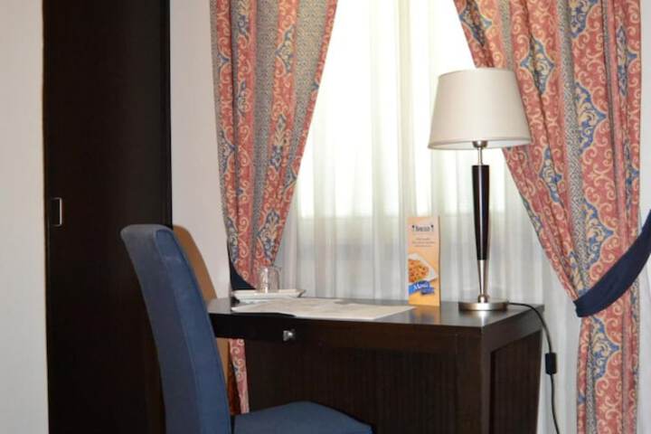 Room 15 of 52