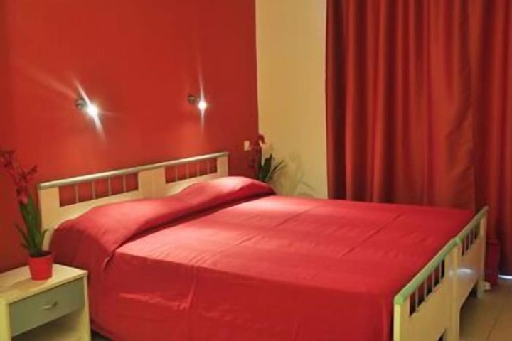 Room 3 of 62