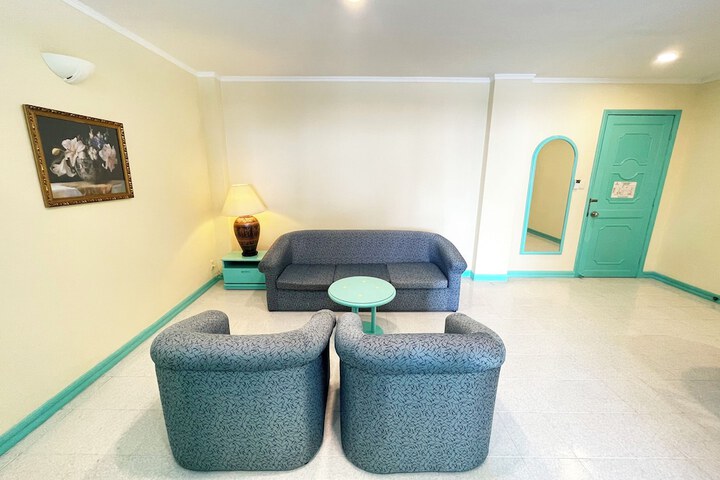 Room 14 of 30