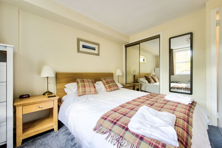 Image of Grassmarket Apartment with Castle View