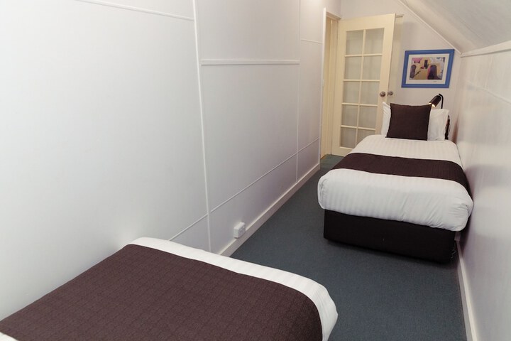 Room 9 of 53