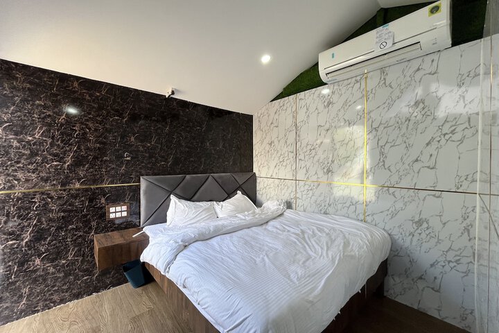Room 21 of 44