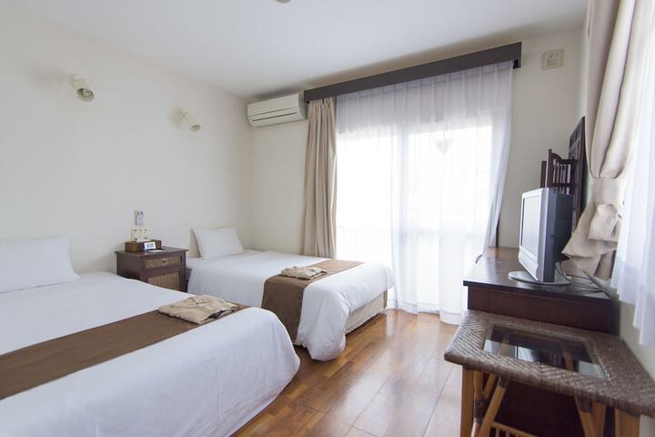 Room 8 of 45