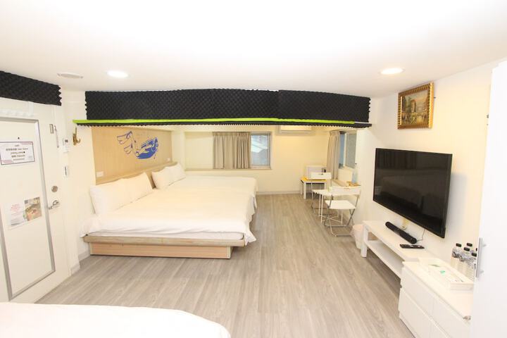 Room 104 of 246