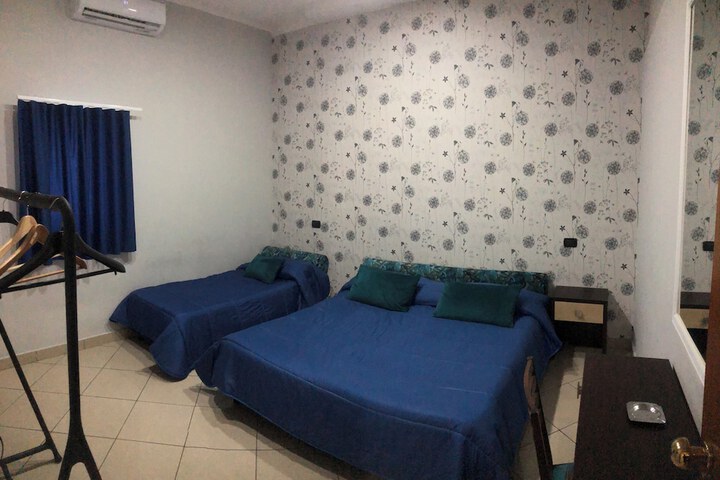 Room 10 of 25