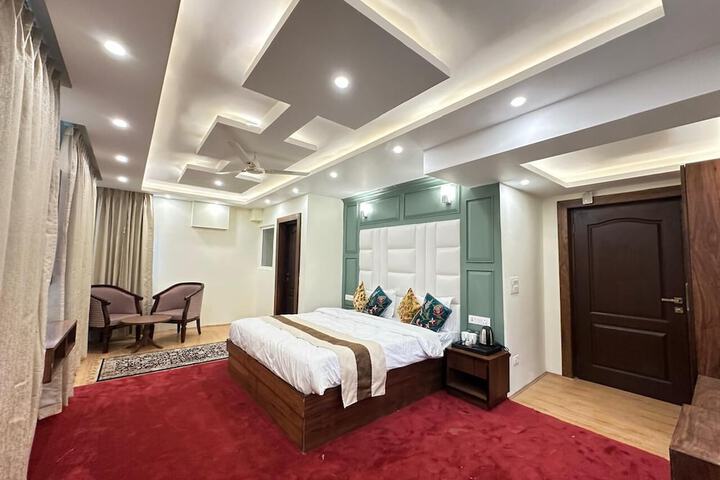 Room 8 of 47
