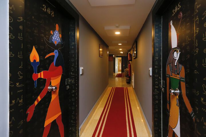 Hotel 76 of 84