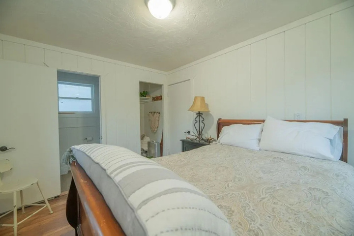 Room 2 of 11