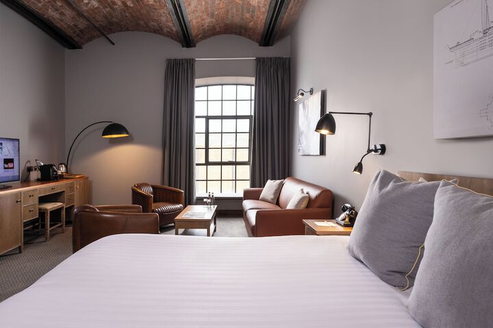 Room 3 of 32