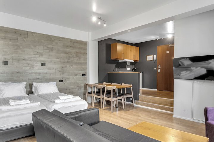 Room 33 of 44