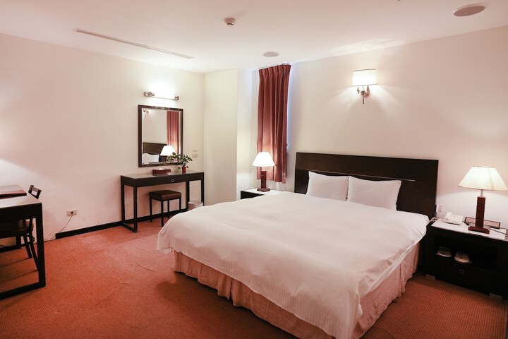Room 9 of 35