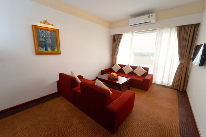 Room 43 of 194