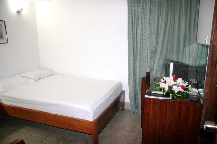 Room 6 of 29
