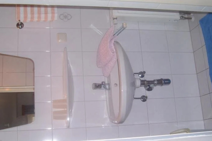 Room 6 of 15