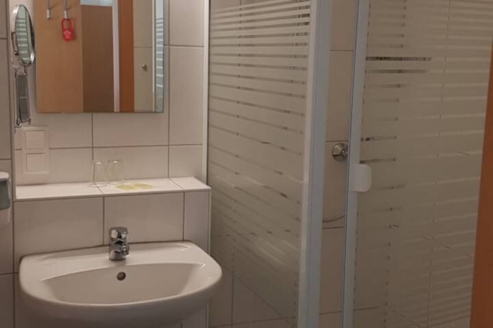 Room 15 of 39