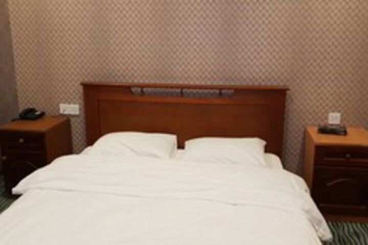 Room 84 of 90