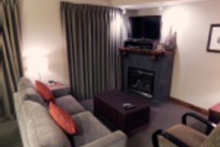 Room 53 of 192