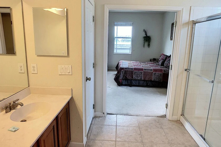 Room 8 of 21