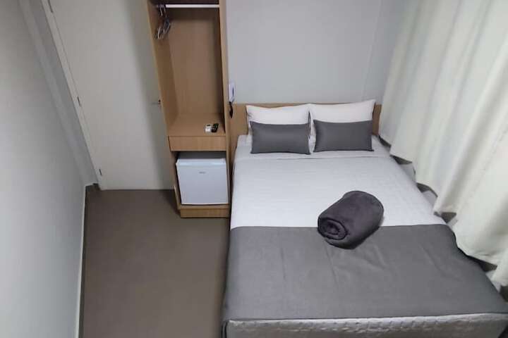 Room 6 of 34