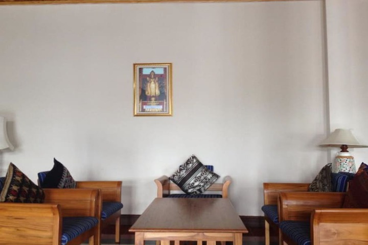 Guest Lobby