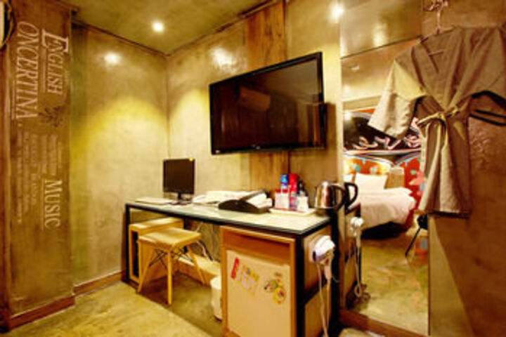 Room 33 of 78