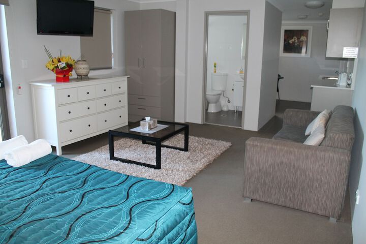 Room 12 of 30