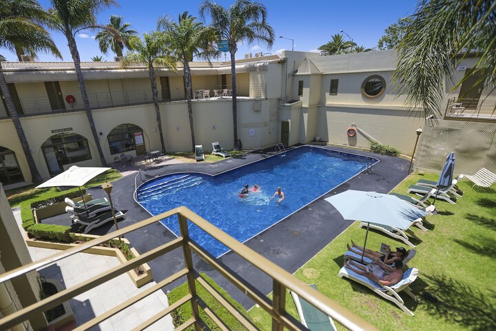 Hotel with Pool