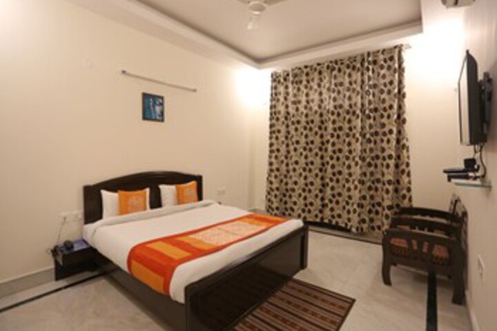 Room 17 of 22
