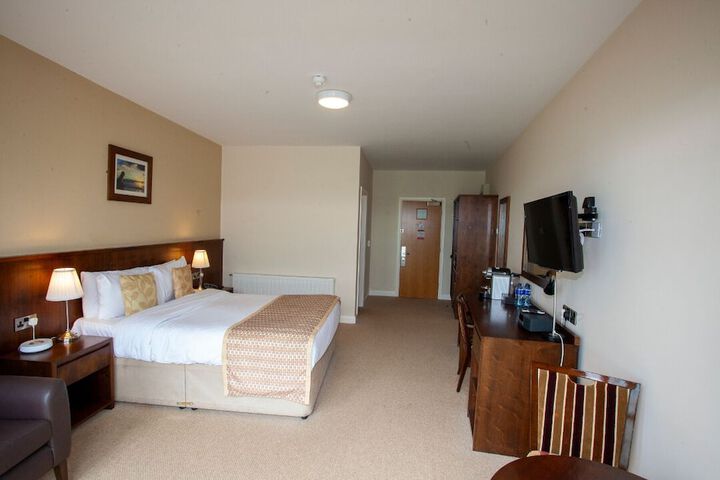 Room 11 of 49