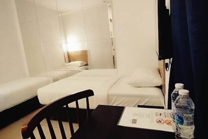 Room 9 of 25