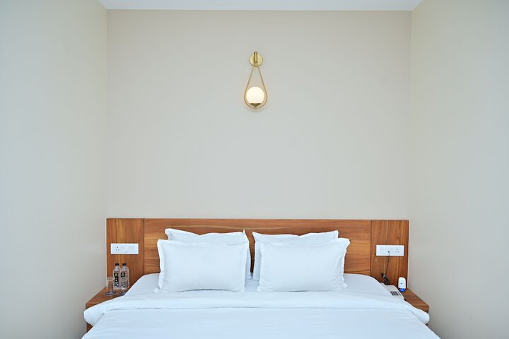 Room 9 of 38