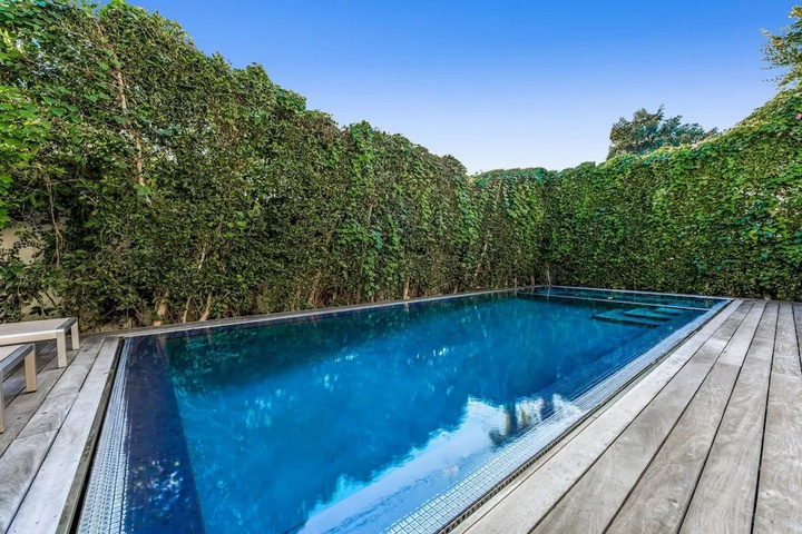 Pool 16 of 23