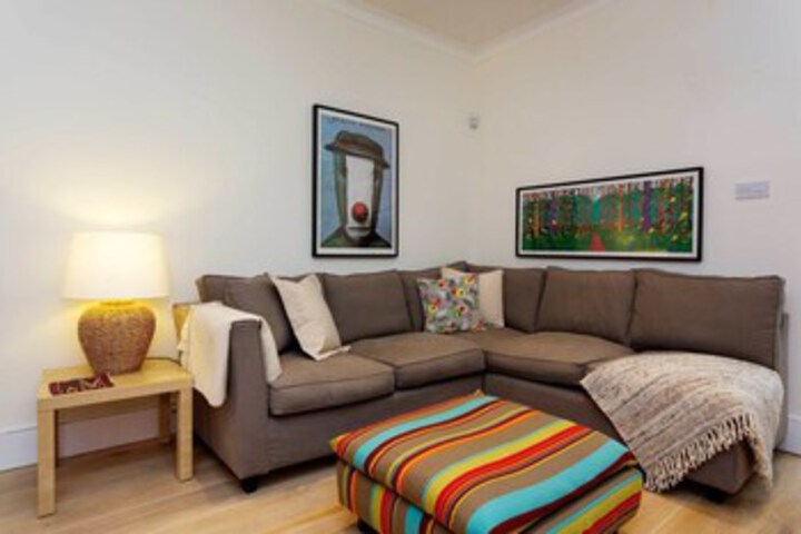 Room 14 of 28