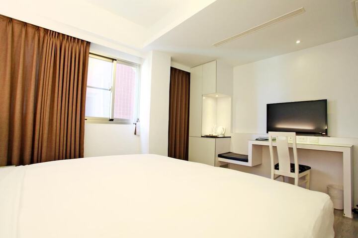 Room 35 of 49