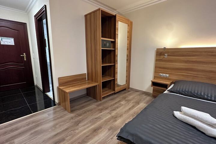 Room 3 of 8