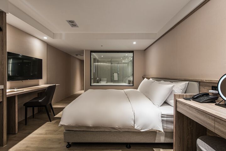 Room 34 of 145